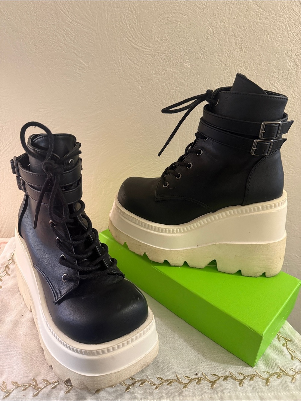 Demonia Shaker-52 Matte Black White Contrast Wedge Platform Boots Size 6
